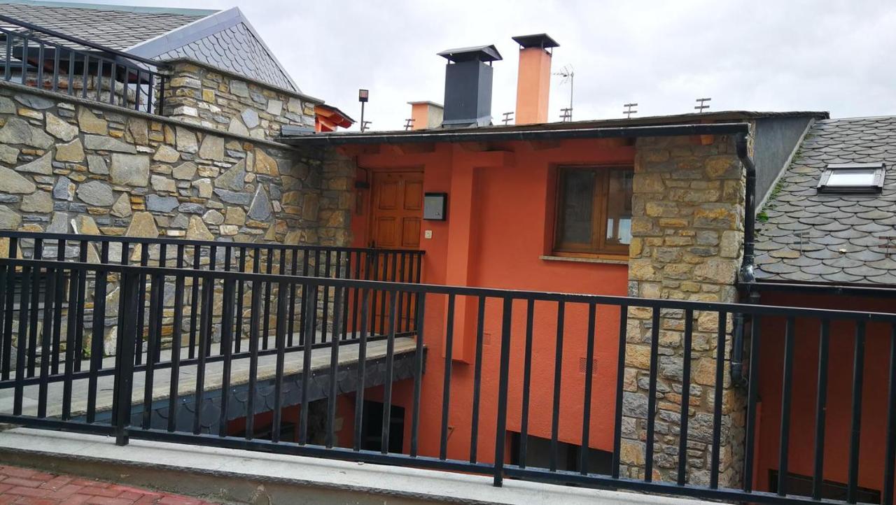 Apartamento En El Centro De Bellver Bellver De Cerdanya Exterior foto